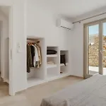 Flo Villa *