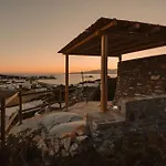 Flo Villa