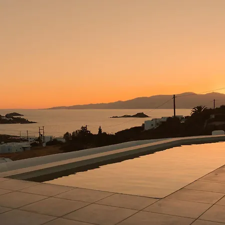 Flo * Naxos City