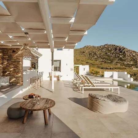Flo * Naxos City
